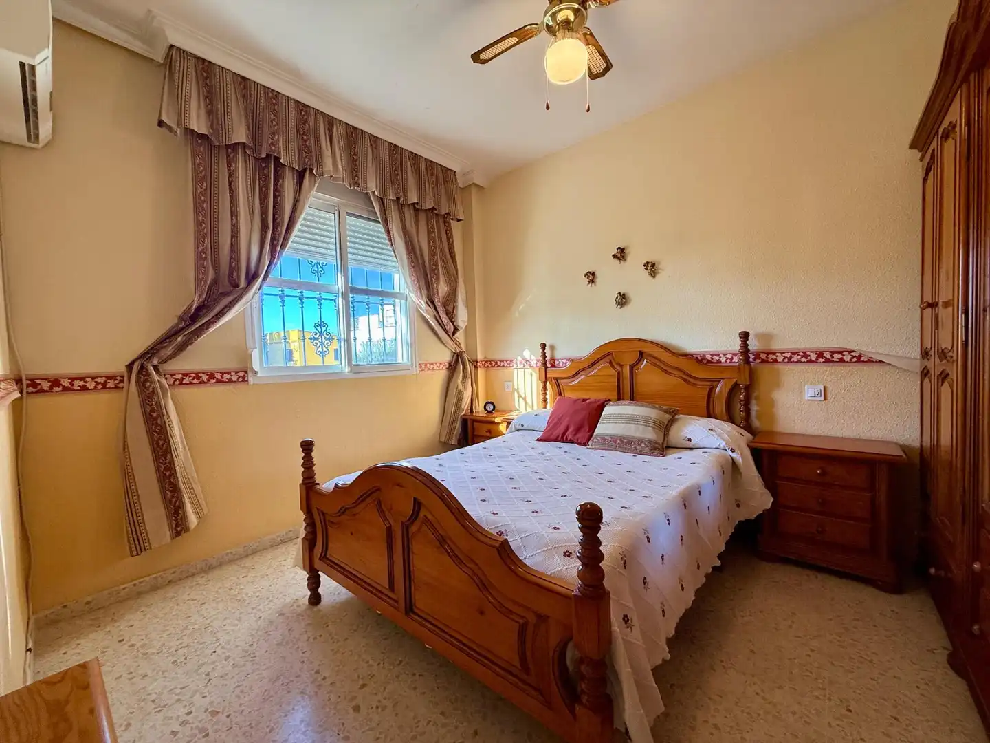 Habitación de Casa o chalet en venta en Gelves, Sevilla