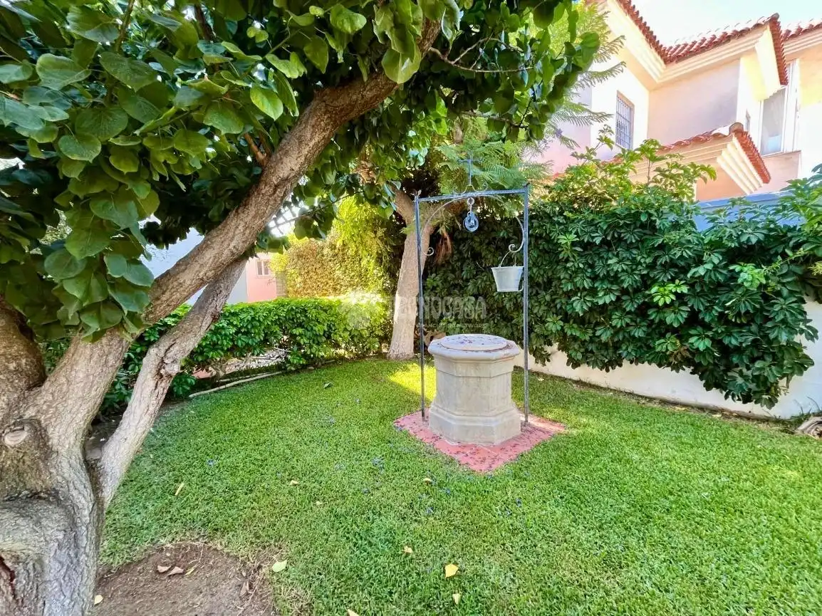 Casa con jardín en venta en Núcleo urbano, imagen 4