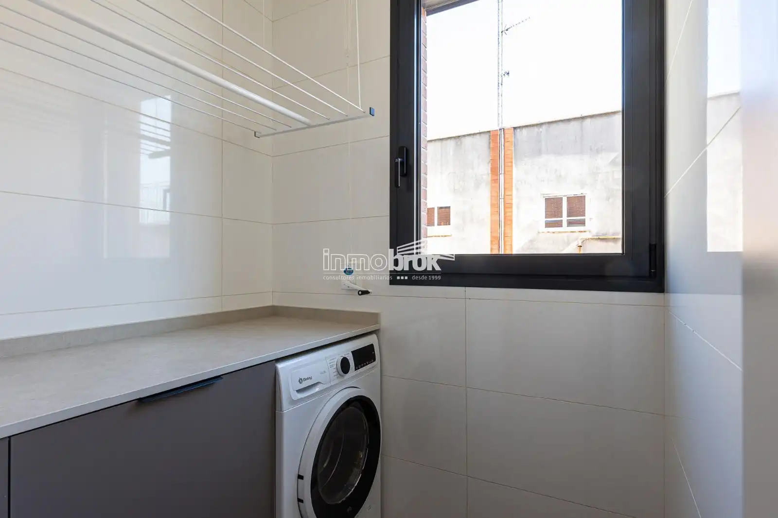 Habitación de Piso de alquiler en Madrid con Aire acondicionado, Trastero y Piscina