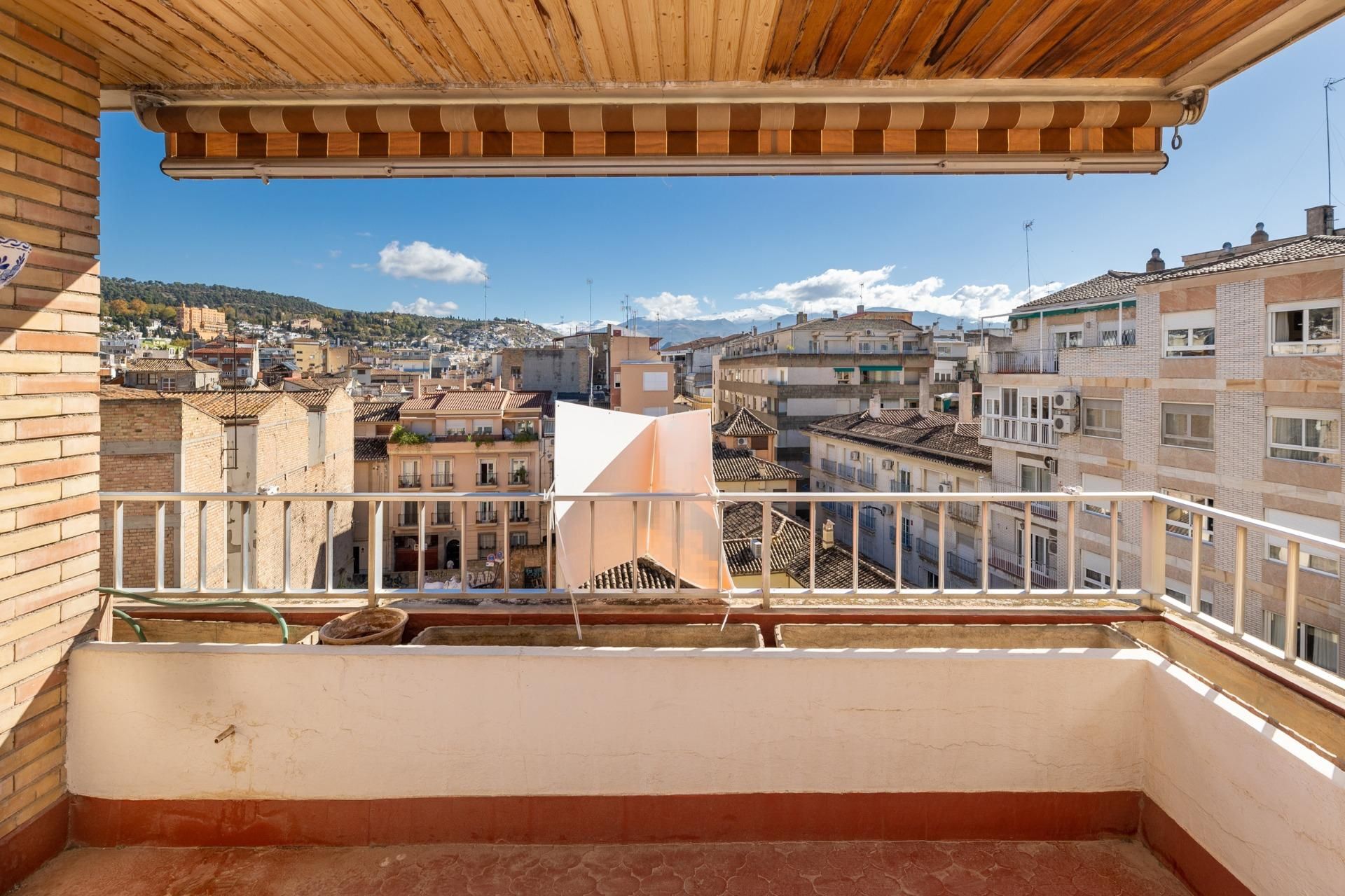 Terrassa de Pis en venda en  Granada Capital amb Calefacció i Terrassa