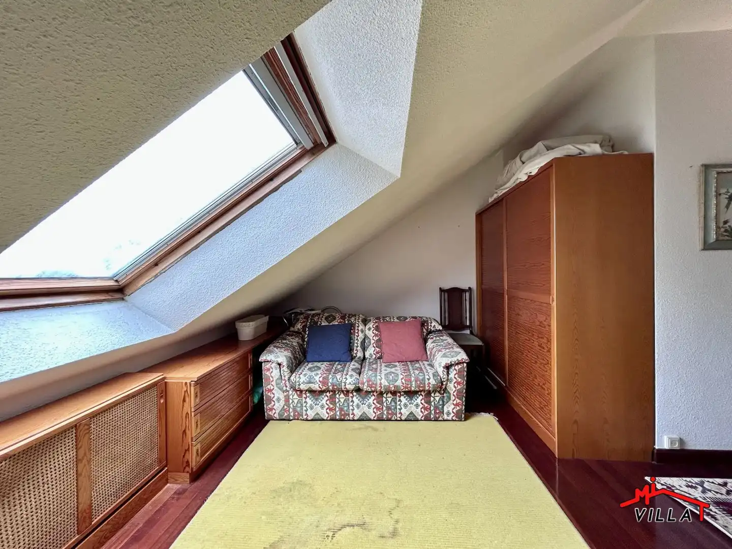 Habitación de Casa adosada en venta en Laredo con Calefacción