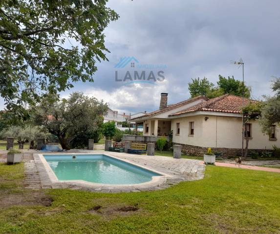Casa-chalet en Venta en Jarandilla de la Vera