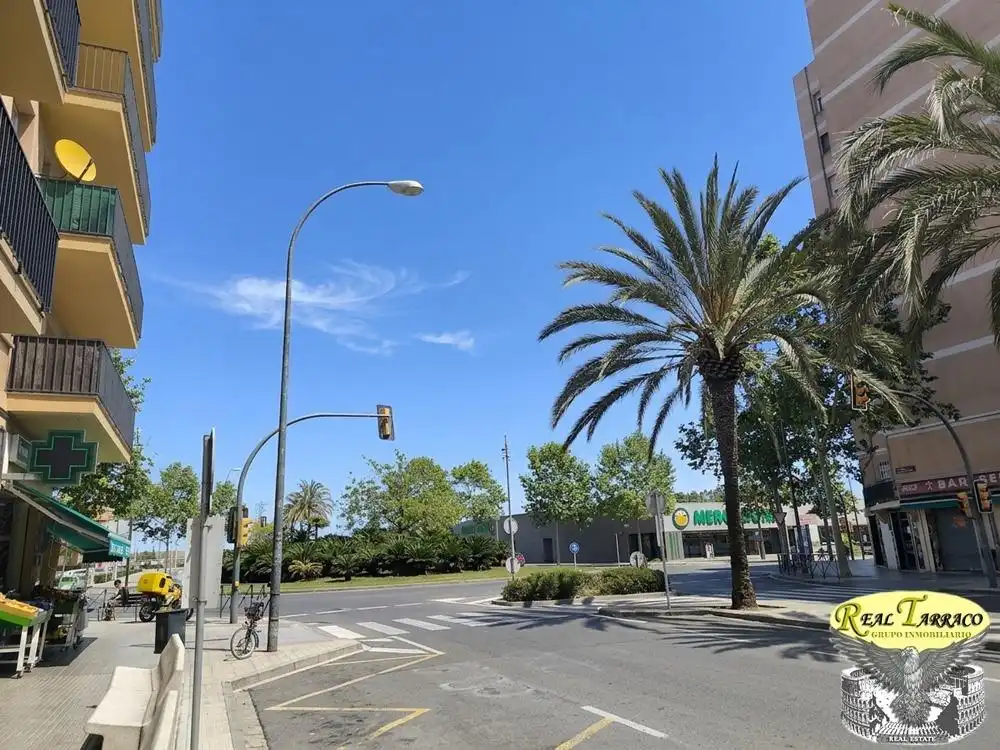 Vista exterior de Piso en venta en Reus con Parquet y Balcón