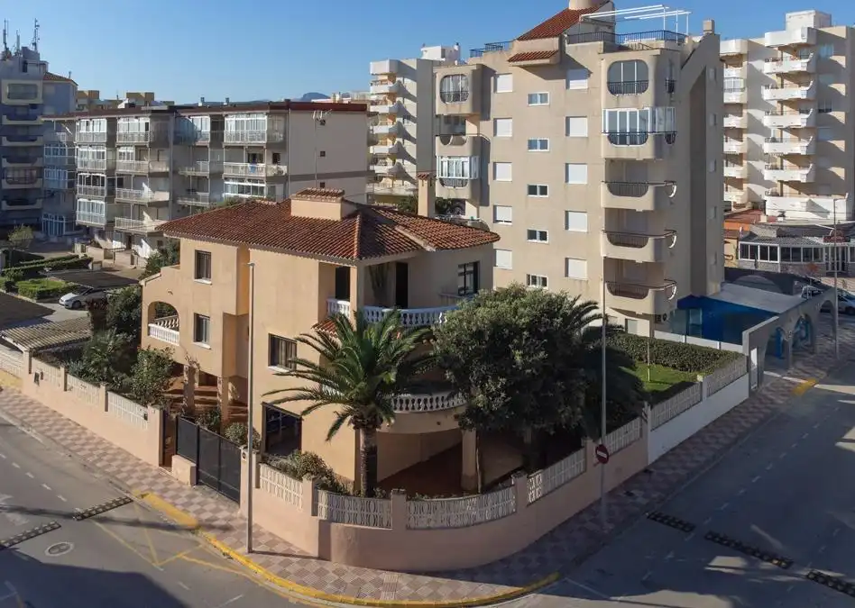 Vista exterior de Casa o chalet en venta en Xeraco con Calefacción, Jardín privado y Terraza