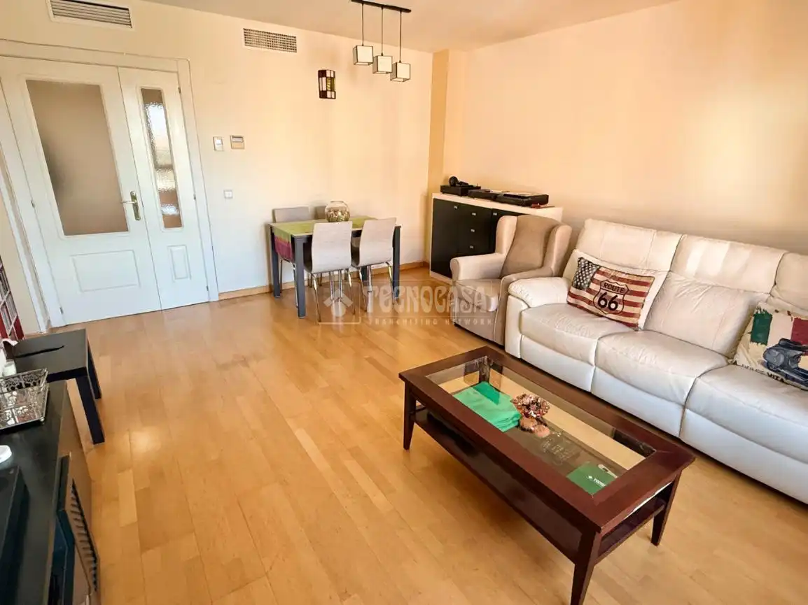Sala de estar de Piso en venta en Madrid con Aire acondicionado, Calefacción y Piscina comunitaria