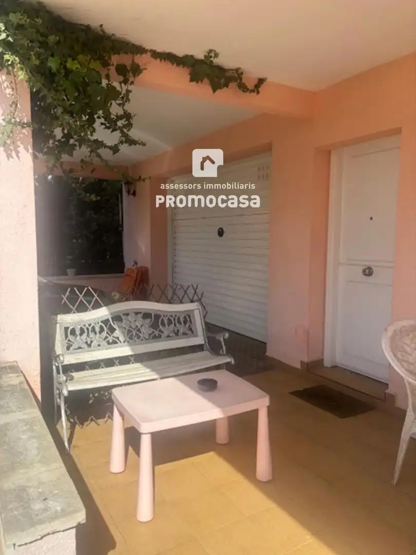Vista exterior de Casa o chalet en venta en Barberà del Vallès con Calefacción, Terraza y Balcón
