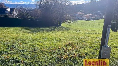 LOCALIA INMOBILIARIA te ofrece una oportunidad excepcional en Igollo de Camargo, Cantabria.
Presentamos un terreno urbano ubicado