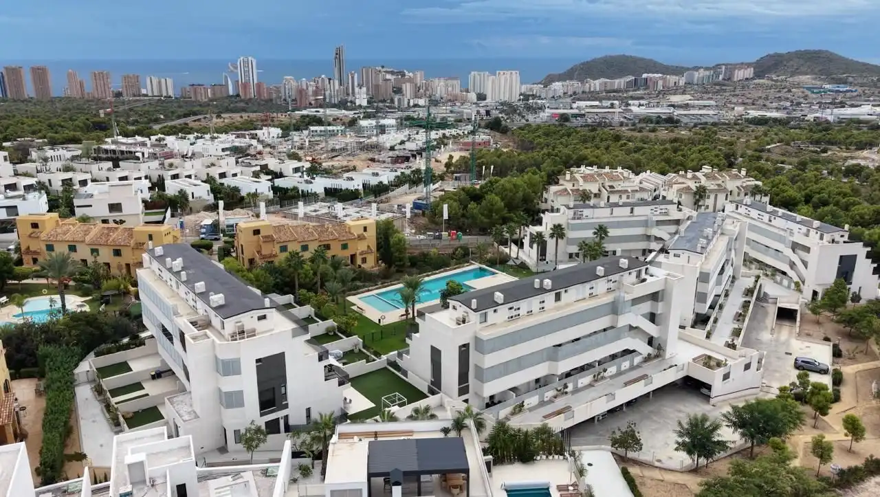Dúplex amb piscina en venda a Golf Bahía