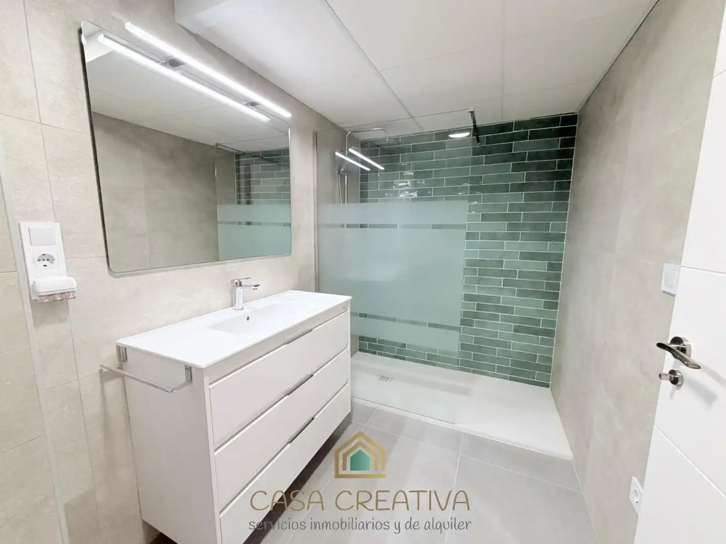Baño de Piso de alquiler en Valencia con Aire acondicionado, Calefacción y Terraza