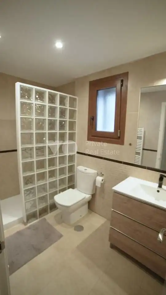 Baño de Casa o chalet en venta en Villanueva del Pardillo con Aire acondicionado, Calefacción y Jardín privado