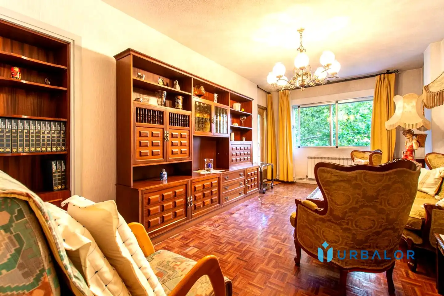 Living room of Flat for sale in Alcorcón  with Air Conditioner, Heating and Parquet flooring