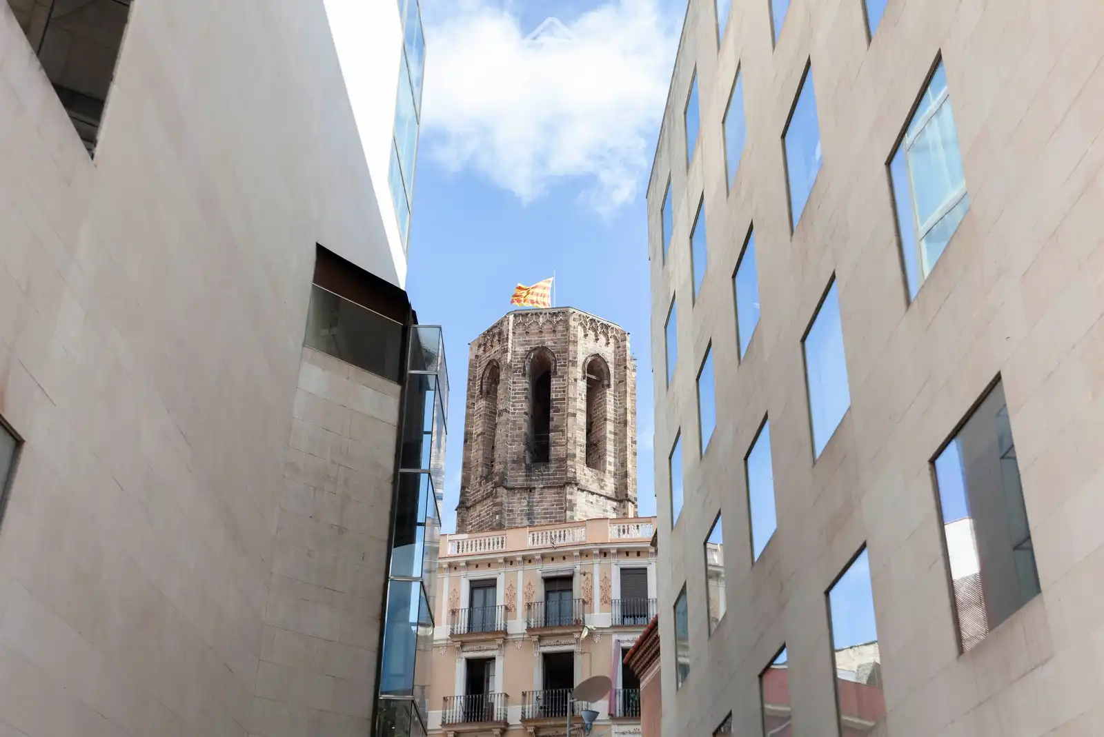 Appartamento con terrazza in vendita a Carrer dels Banys Nous, imagen 24