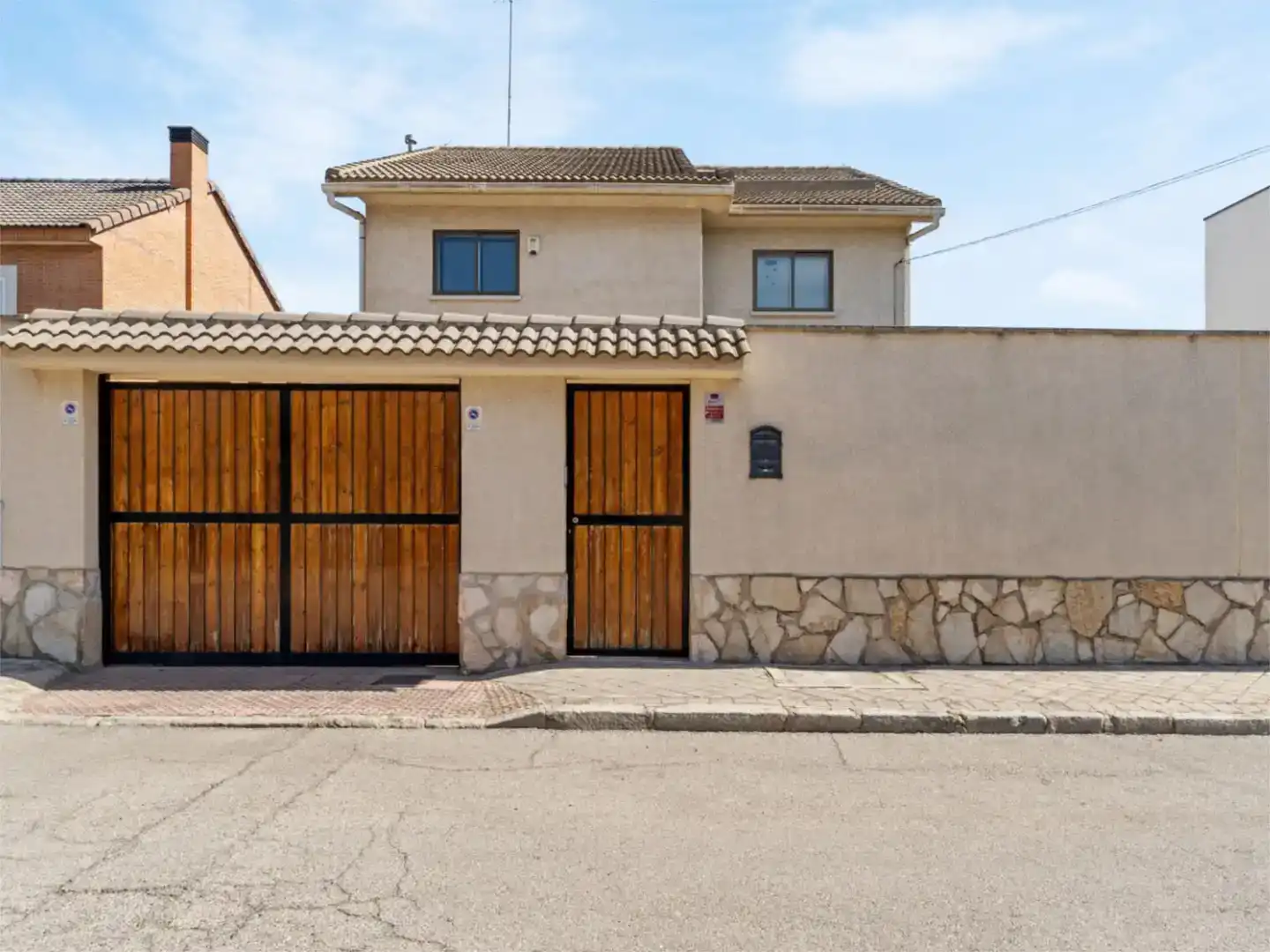 Vista exterior de Piso en venta en Alcalá de Henares con Jardín privado, Trastero y Piscina