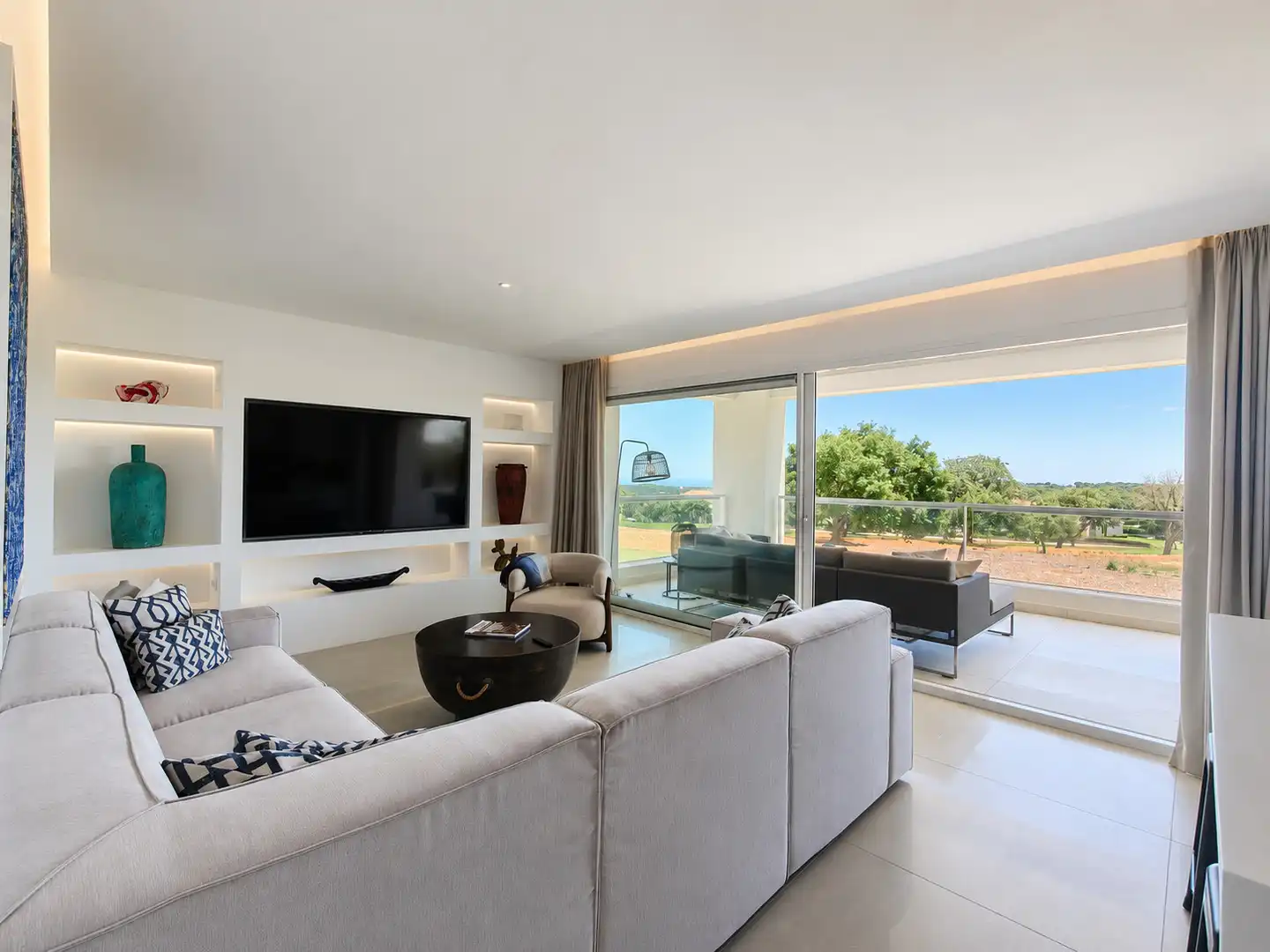 Sala de estar de Piso en venta en Sotogrande con Aire acondicionado, Calefacción y Terraza