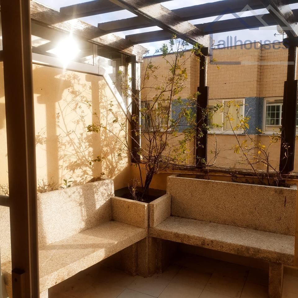 Terraza de Ático en venta en Pontevedra Capital  con Calefacción, Terraza y Trastero