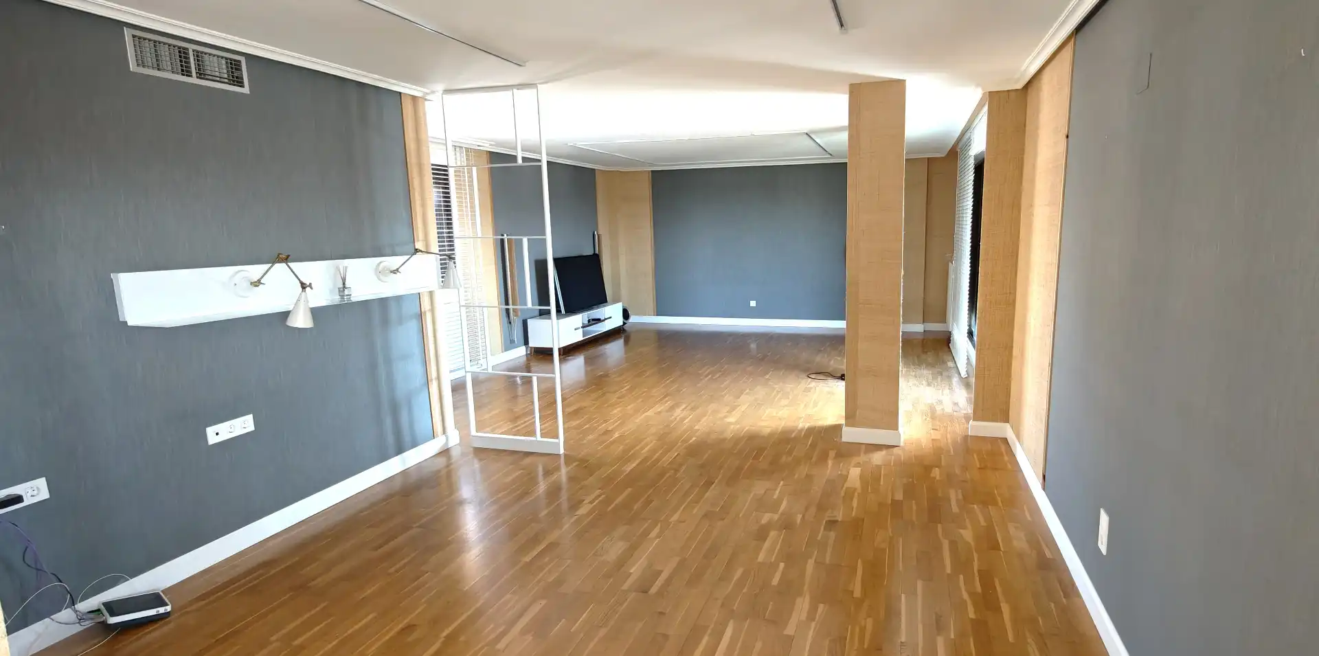 Attic for rent in Zaragoza  with Air Conditioner, Heating and Parquet flooring