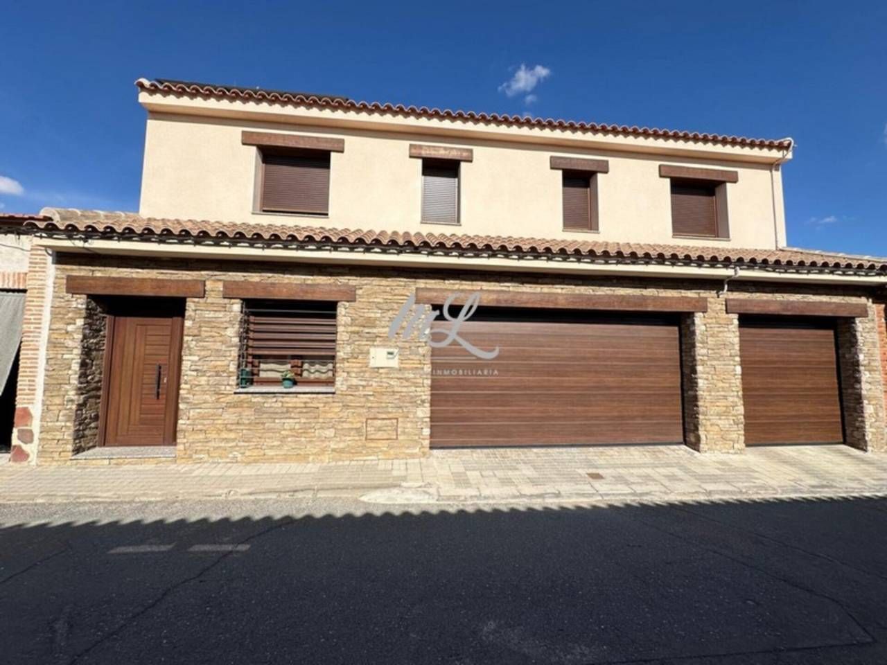 Vista exterior de Casa adosada en venta en Sonseca con Calefacción, Terraza y Amueblado