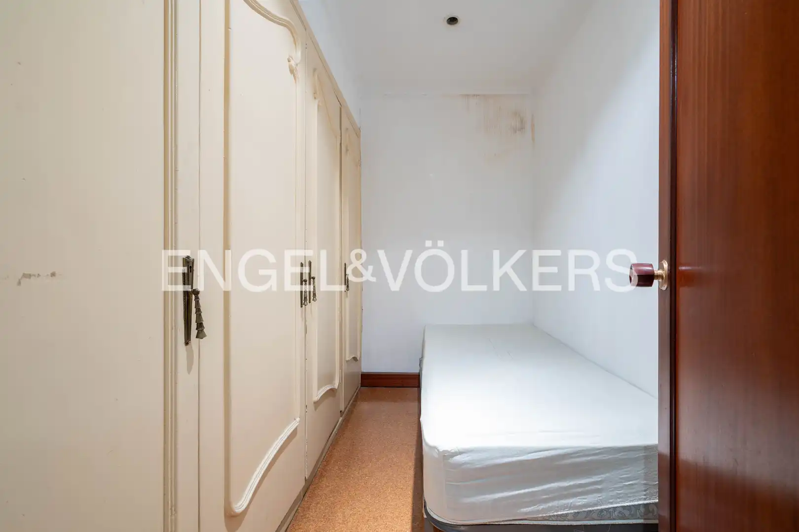 Bedroom of Flat for sale in Donostia - San Sebastián   with Heating and Storage room