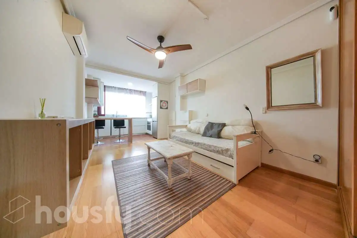 Living room of Study for sale in Madrid  with Air Conditioner, Storage room and Furnished