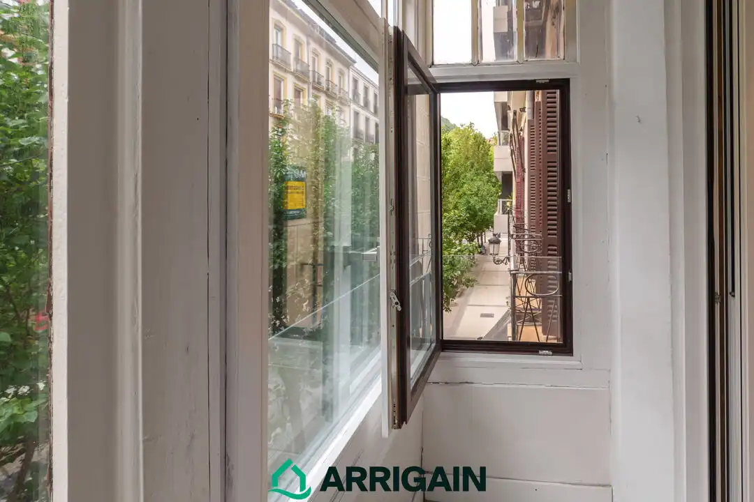 Habitación de Piso en venta en Donostia - San Sebastián  con Calefacción, Terraza y Trastero