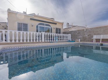 Maison avec piscine à vendre à Zona Carrefour - Urbanizaciones