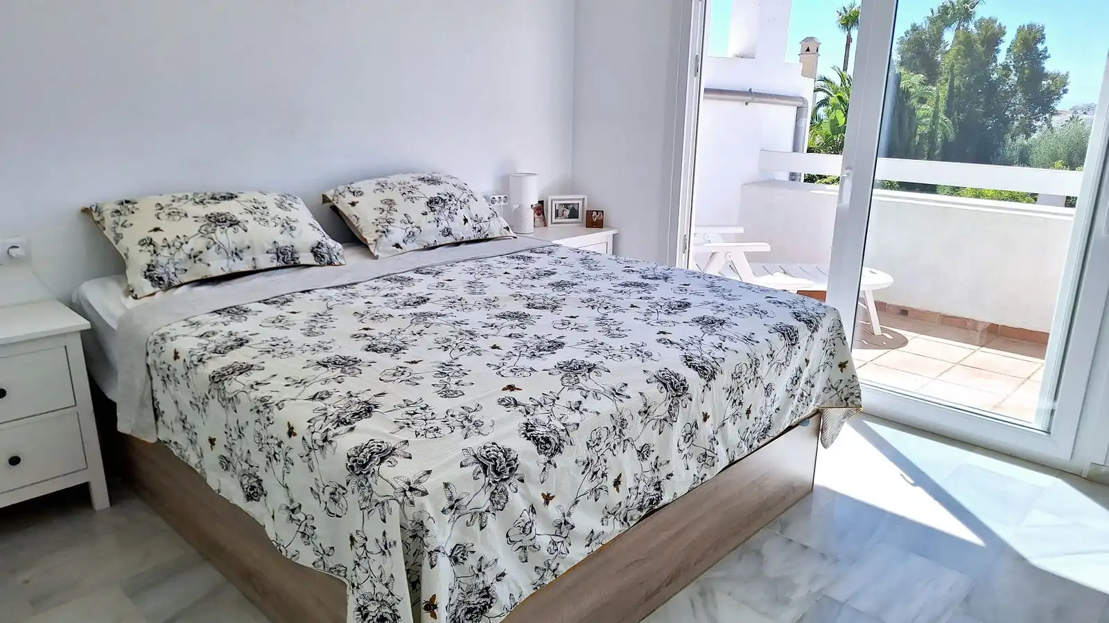 Habitación de Casa adosada en venta en Manilva con Aire acondicionado, Terraza y TV