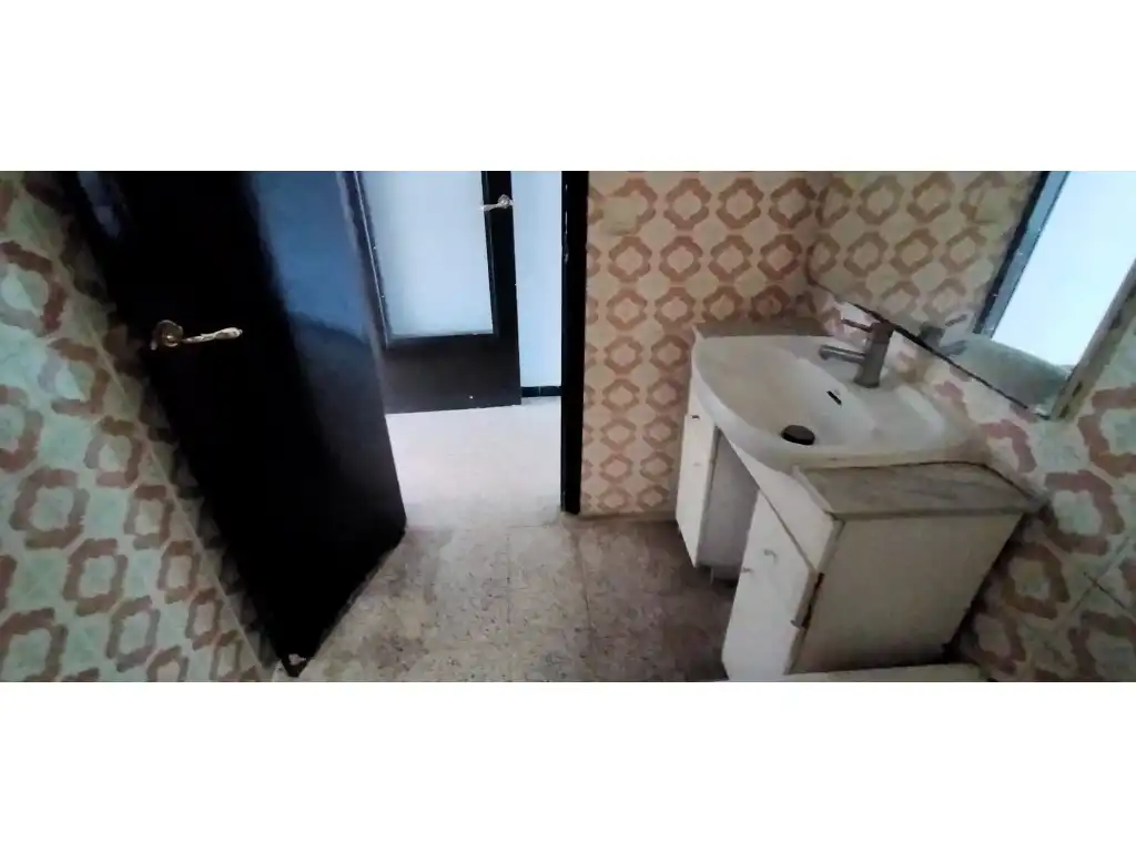 Bathroom of Flat for sale in Girona