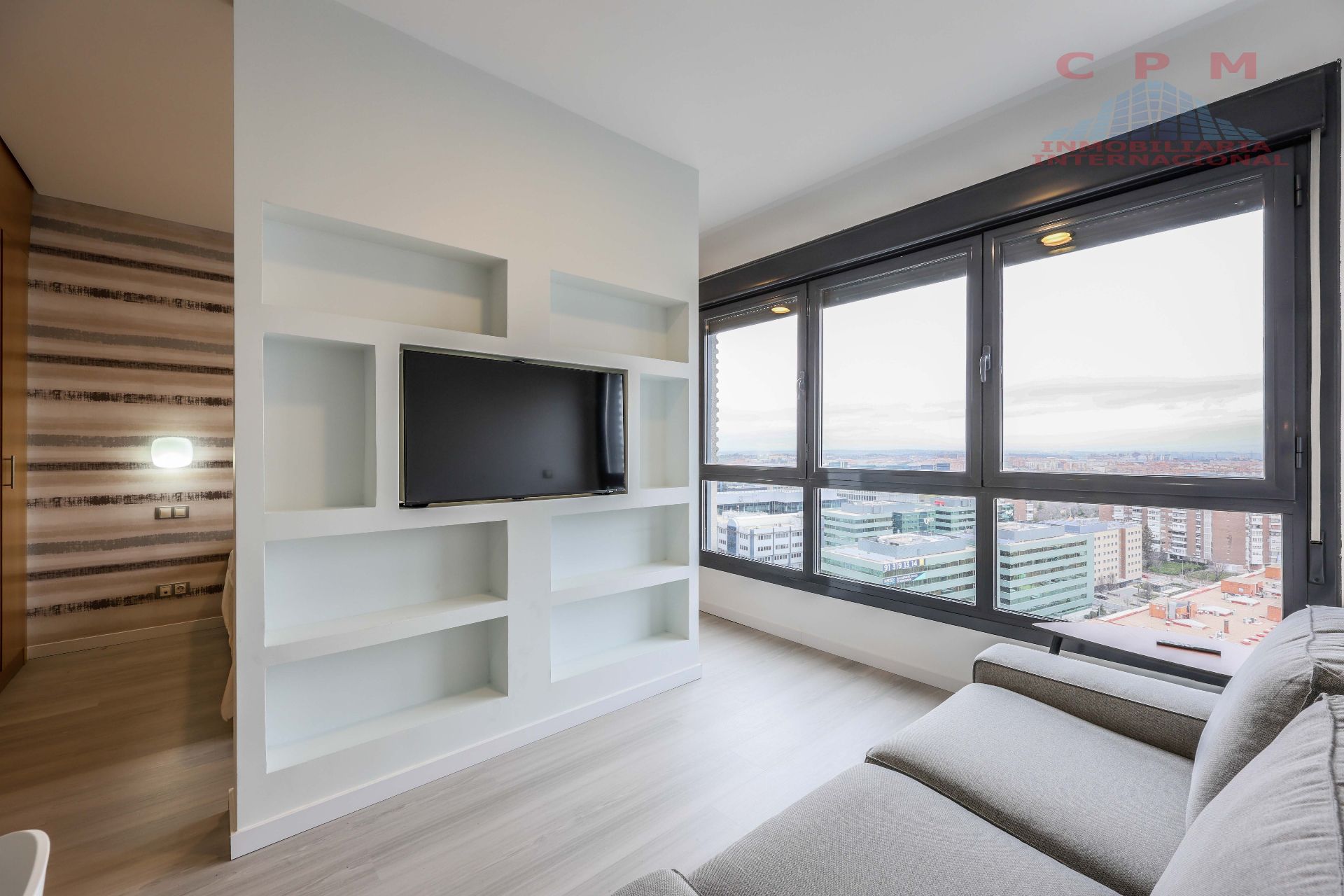 Living room of Flat to rent in  Madrid Capital  with Air Conditioner, Heating and Parquet flooring