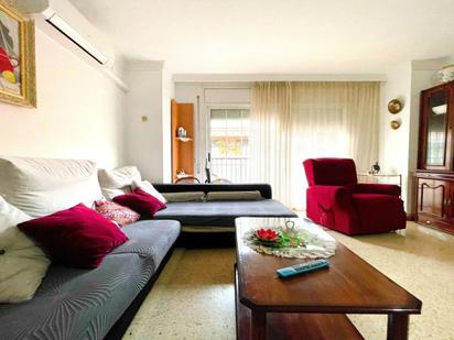 Living room of Flat for sale in Cerdanyola del Vallès  with Air Conditioner and Balcony