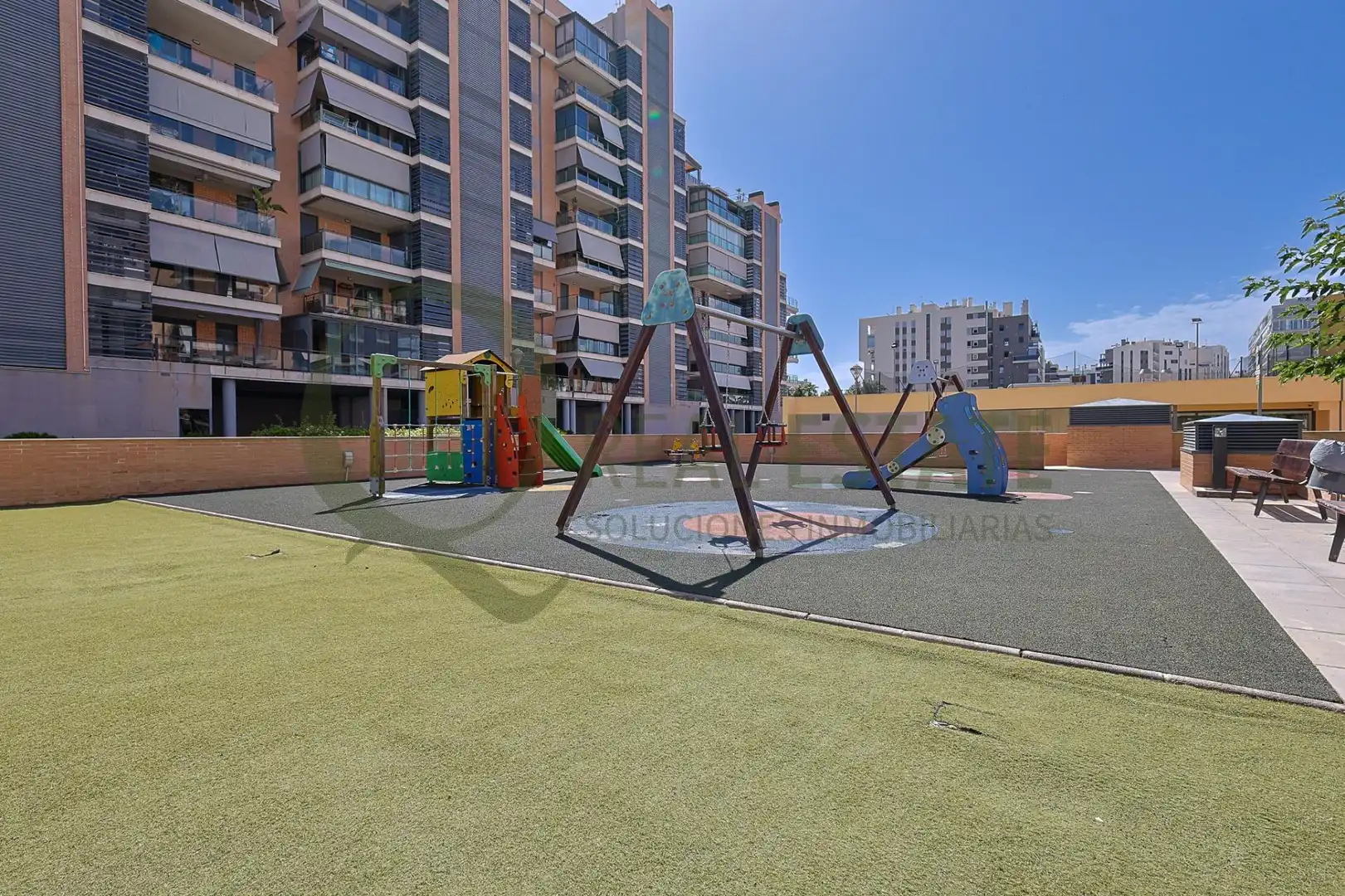 Pis amb piscina en venda a Avenida MAESTRO JOSE GARBERI, imagen 35