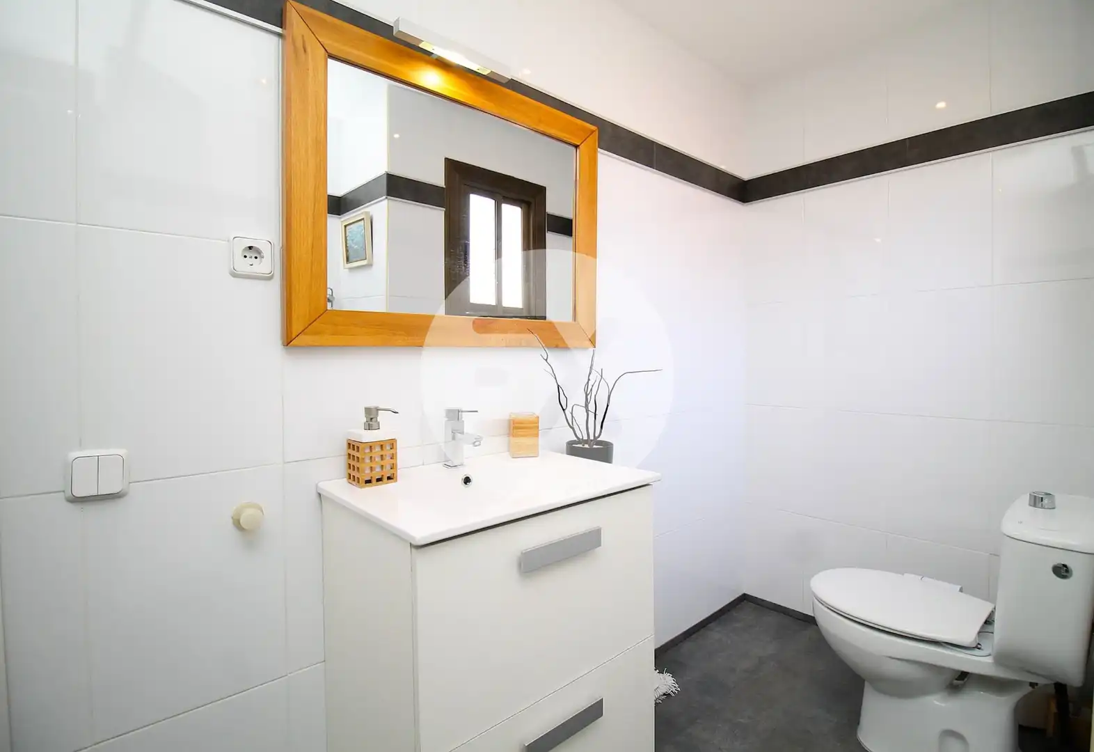 Bathroom of Flat for sale in Castelldefels  with Air Conditioner, Heating and Parquet flooring