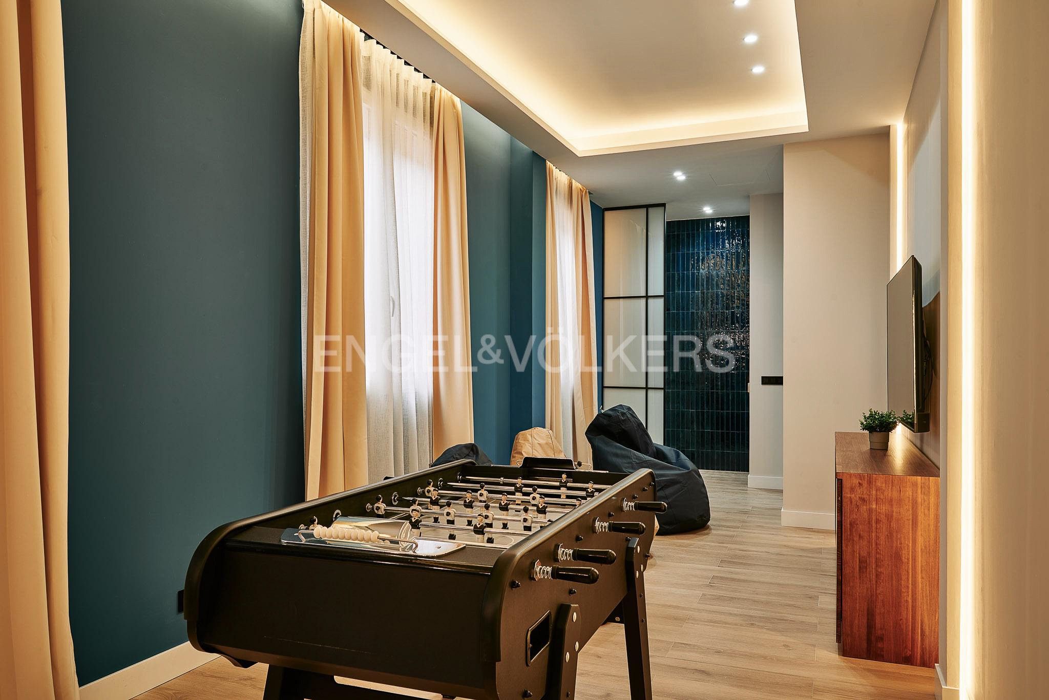 Sala d'estar de Apartament en venda en  Madrid Capital amb Aire condicionat, Calefacció i Piscina