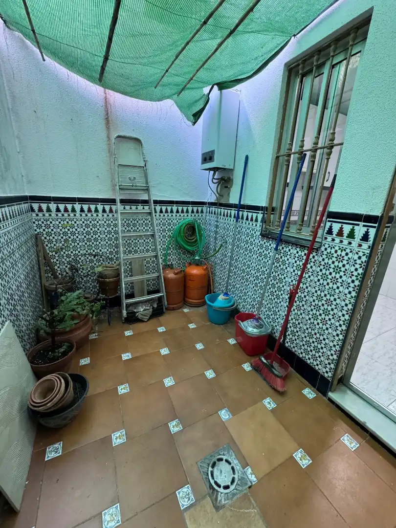 Terrasse von Erdgeschoss zum Verkauf in La Algaba mit Klimaanlage, Möbliert und Waschmaschine