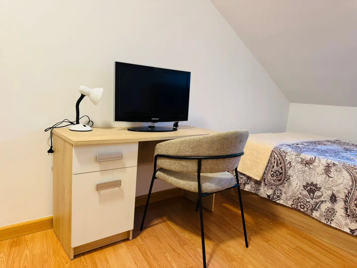Bedroom of Duplexes for rent in Sevilla la Nueva  with Air Conditioner, Heating and Storage room
