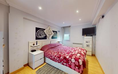 Bedroom of Flat for sale in Bilbao   with Heating