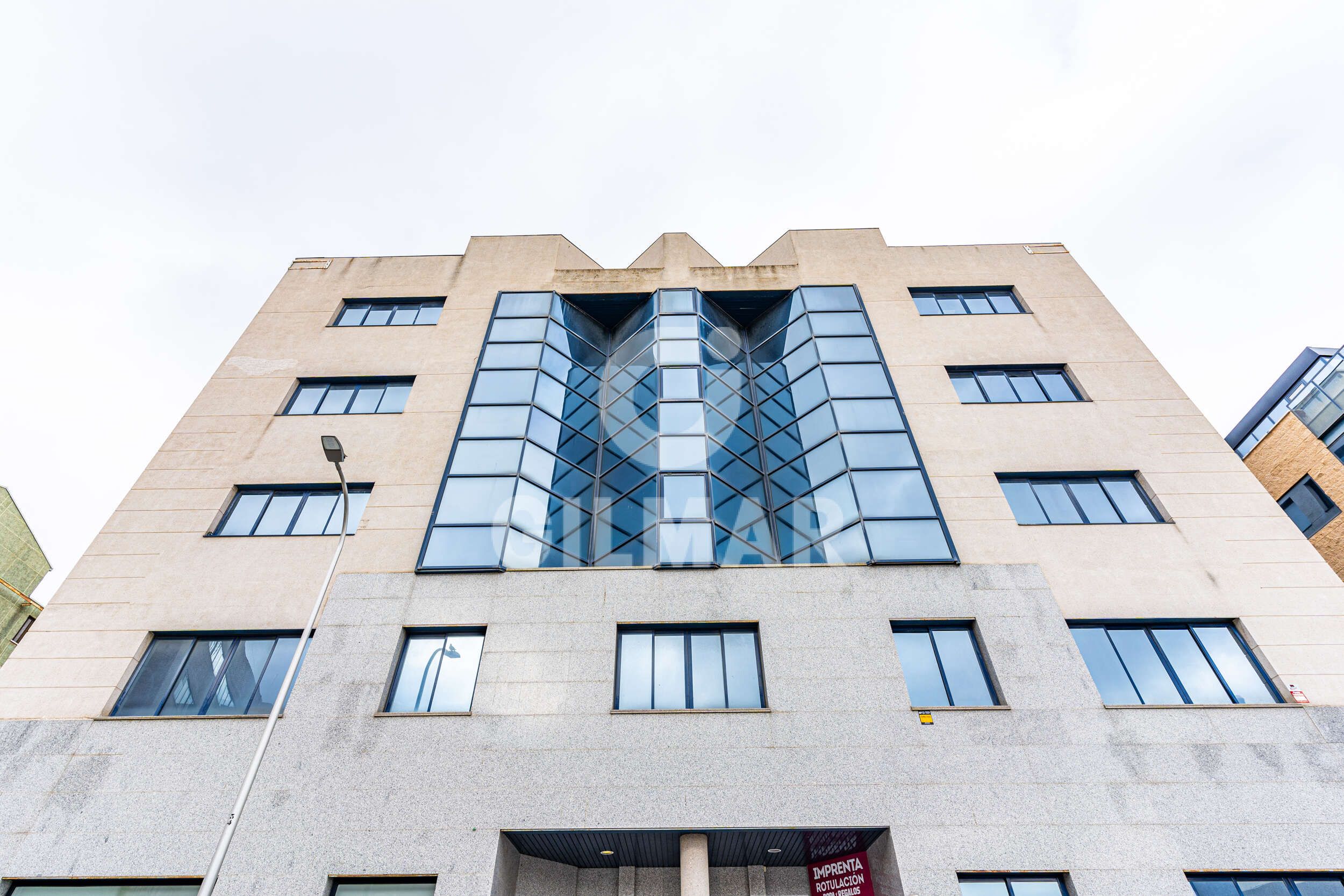 Exterior view of Office for sale in  Madrid Capital  with Air Conditioner, Heating and Storage room
