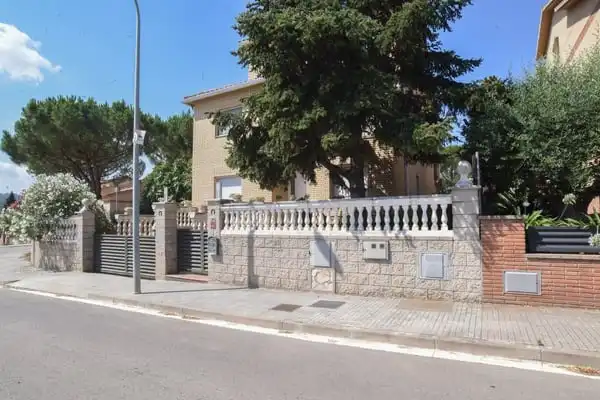Casa en venta en Carrer Josep Pla 36, imagen 2