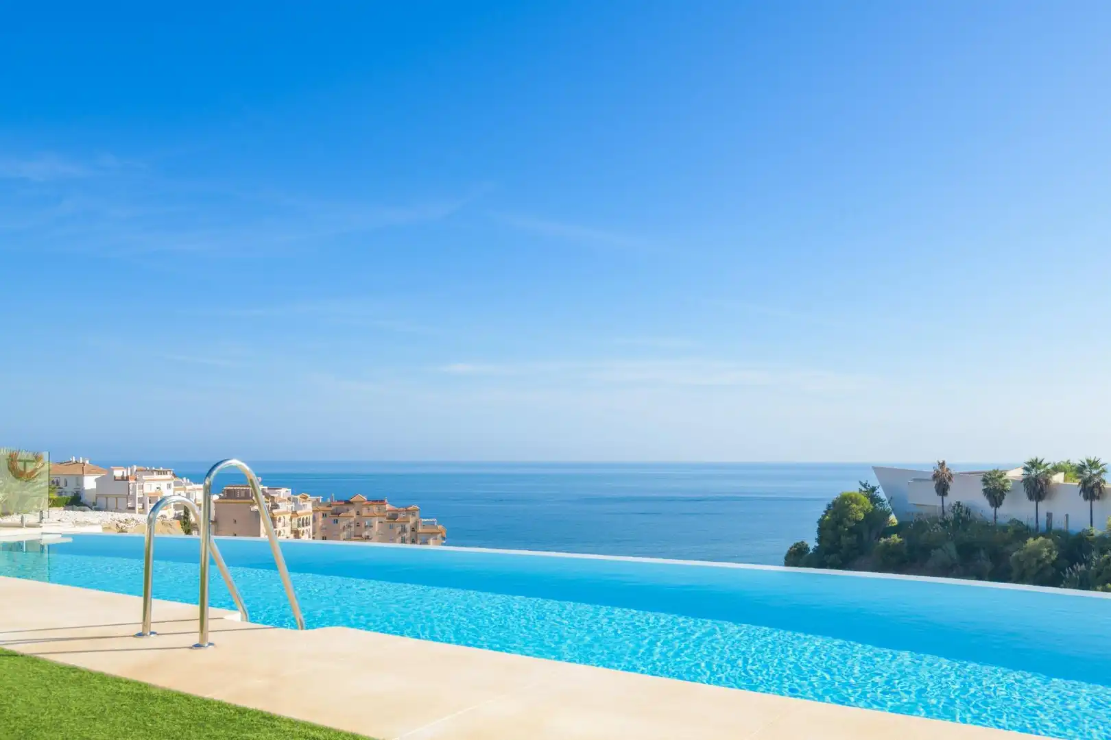 Apartment with pool for sale in Calle ESTOCOLMO