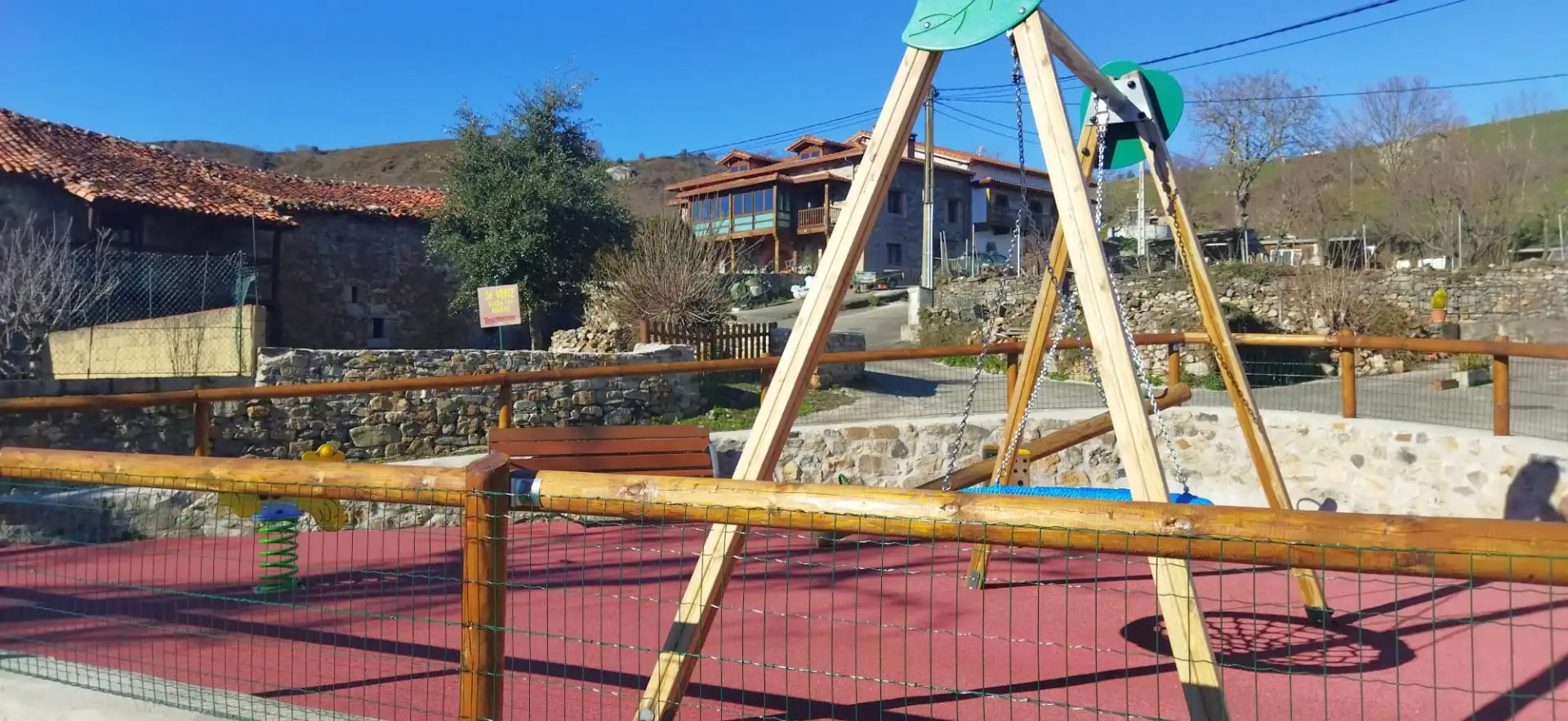 Vista exterior de Casa adosada en venta en Ramales de la Victoria con Jardín privado y Balcón