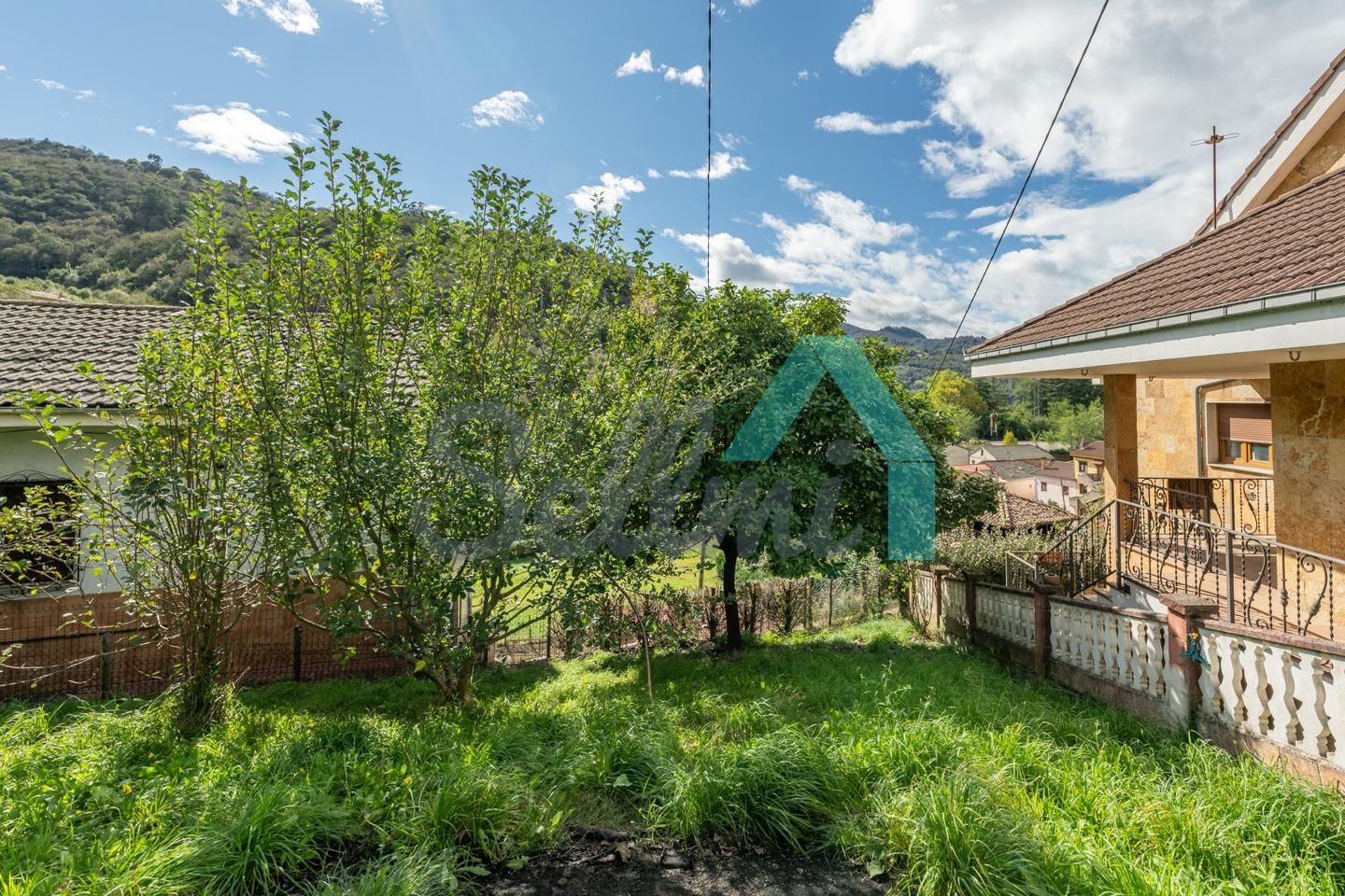 Jardí de Casa o xalet en venda en San Martín del Rey Aurelio amb Calefacció, Jardí privat i Parquet