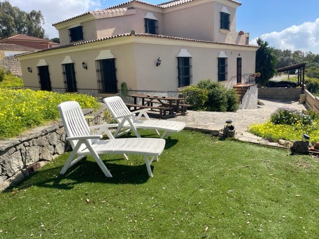 Garden of House or chalet for sale in Algeciras  with Air Conditioner, Heating and Private garden