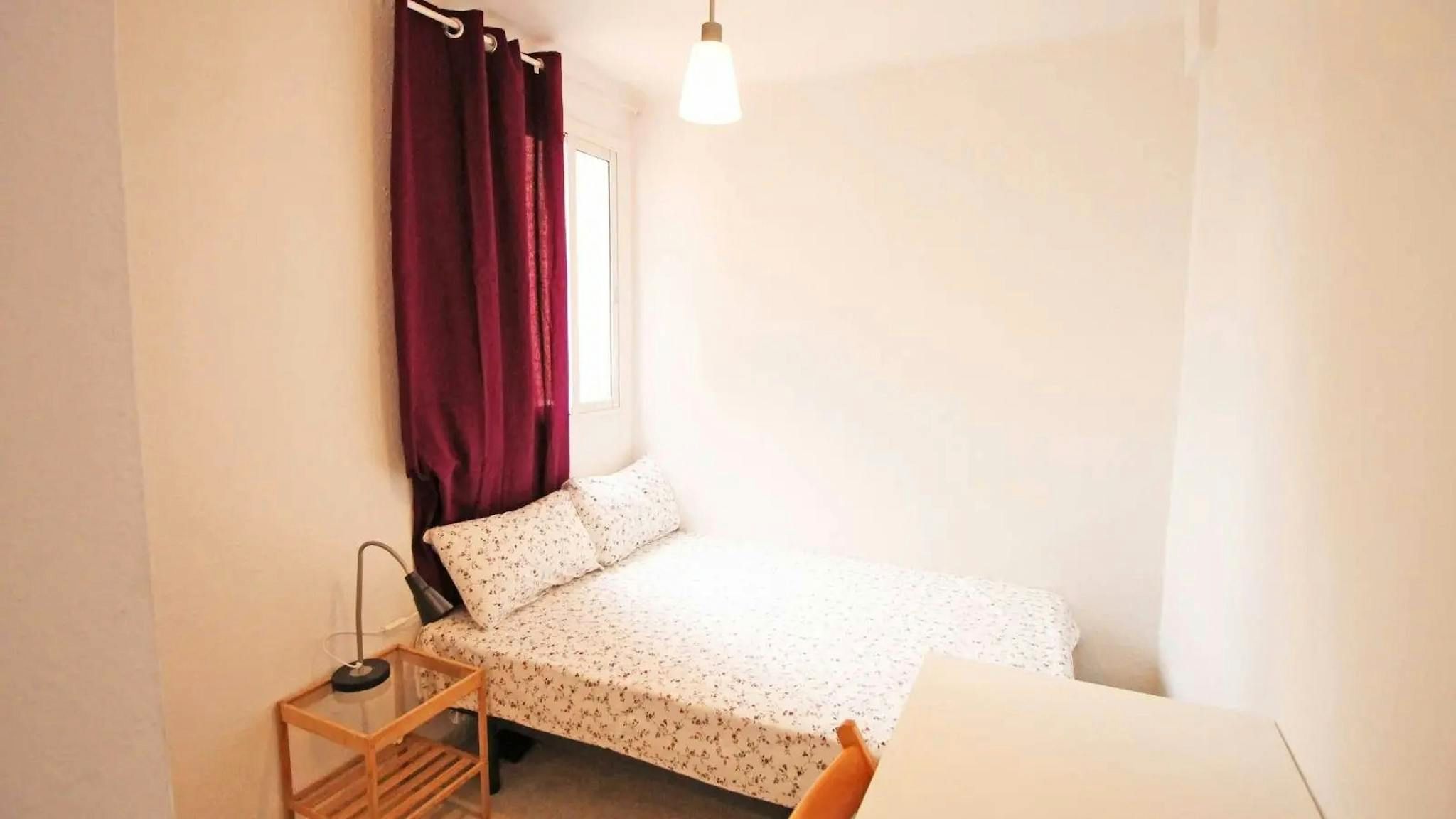 Habitación de Piso para compartir en  Barcelona Capital con Amueblado y Lavadora