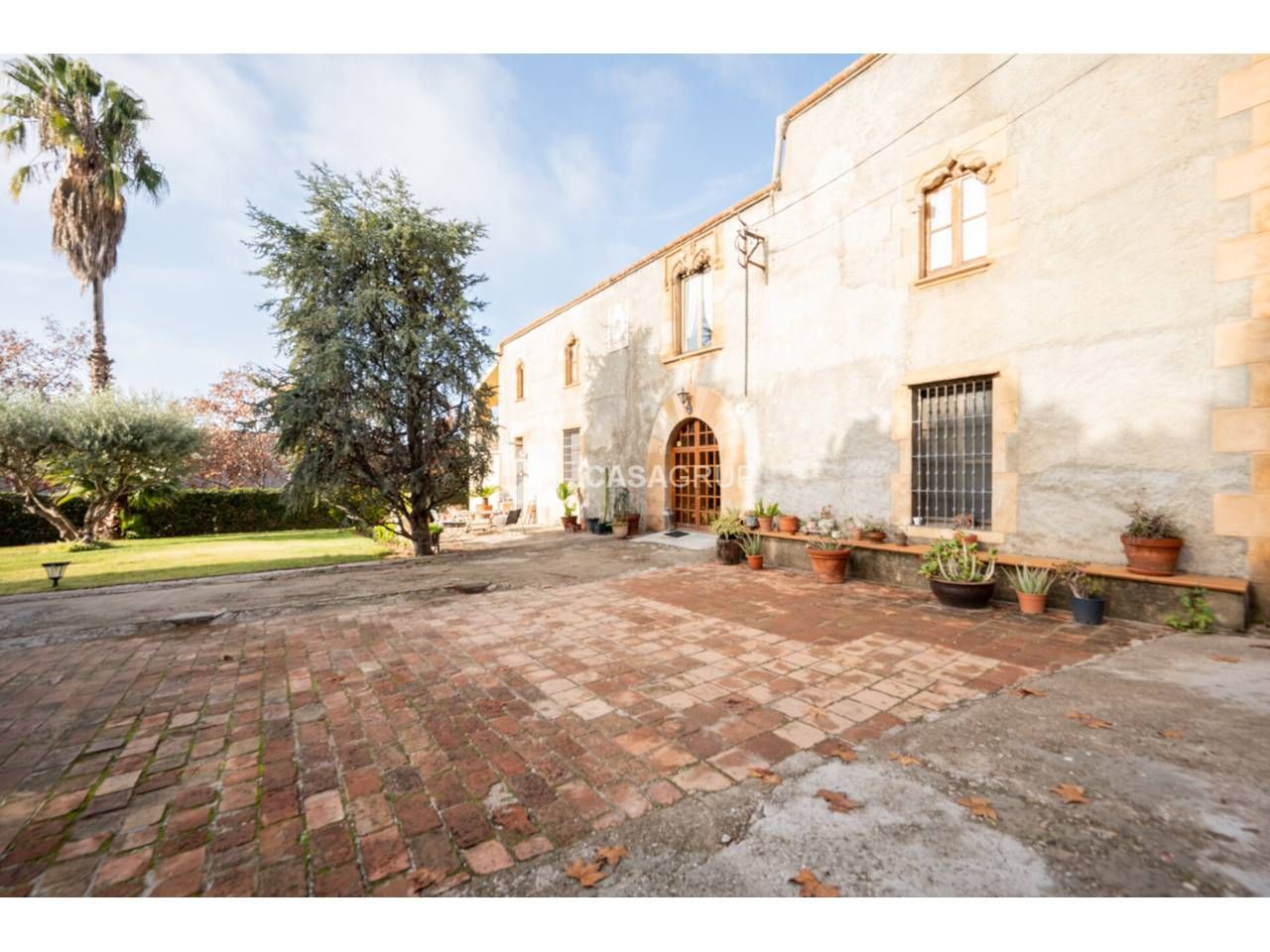 Vista exterior de Casa o xalet en venda en Rubí amb Calefacció, Jardí privat i Terrassa