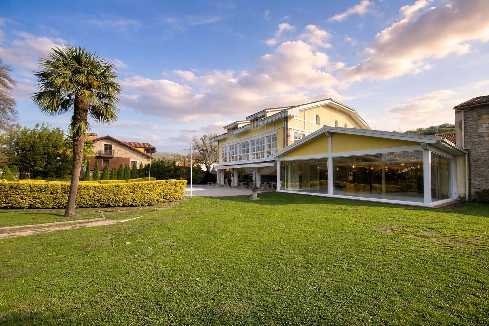 Exterior view of Premises for sale in Santiurde de Toranzo