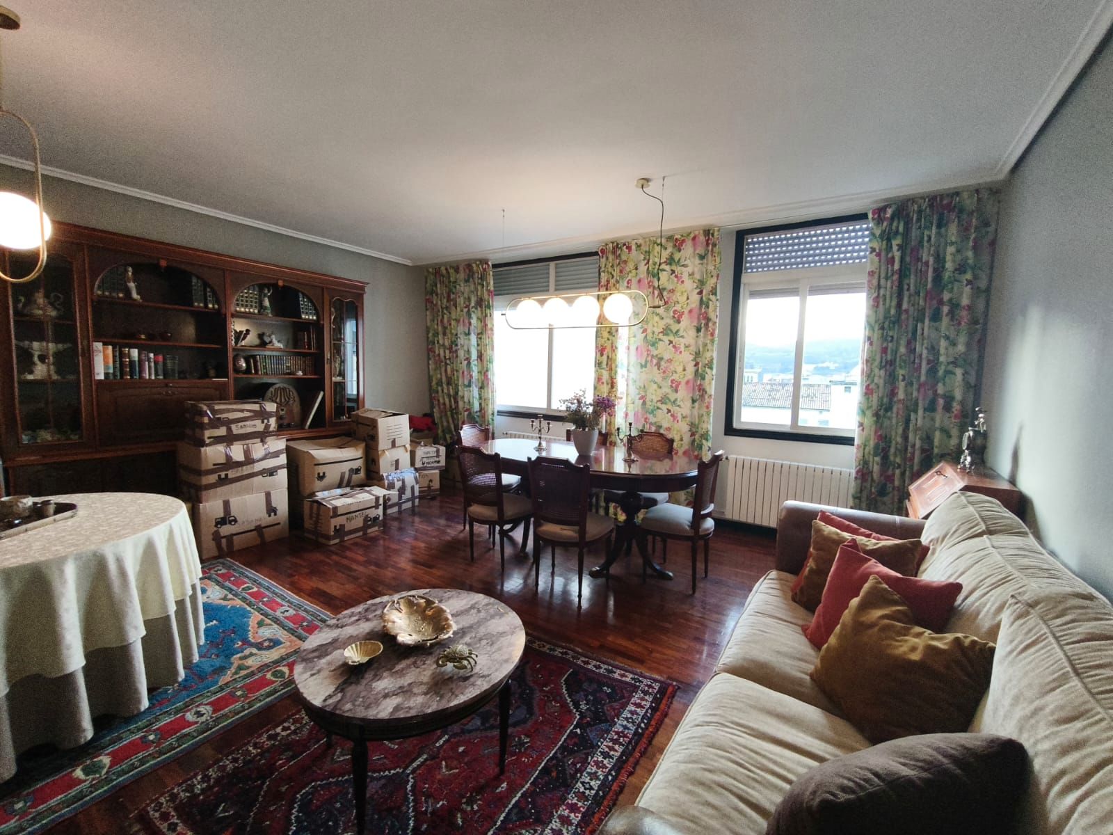 Wohnzimmer von Wohnung zum Verkauf in Ourense Capital  mit Heizung, Parkett und Ofen