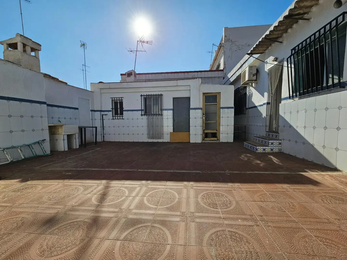 Vista exterior de Casa o chalet en venta en San Antonio de Benagéber con Terraza y Trastero