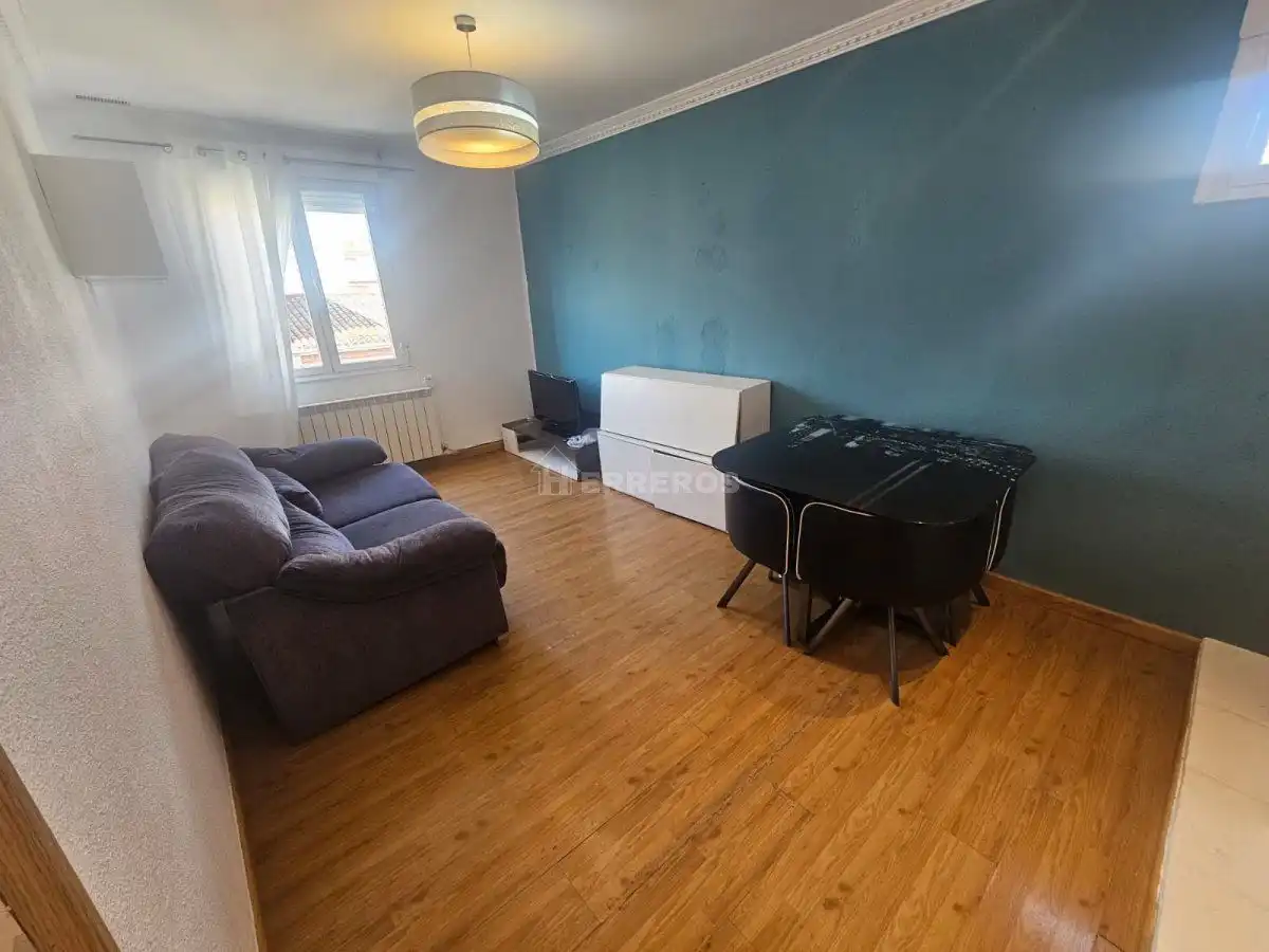Sala d'estar de Apartament en venda en  Logroño amb Calefacció i Parquet