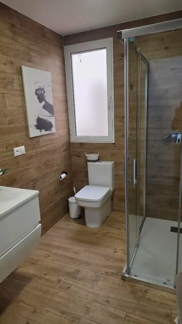 Baño de Piso de alquiler en Valencia con Aire acondicionado, Amueblado y Horno