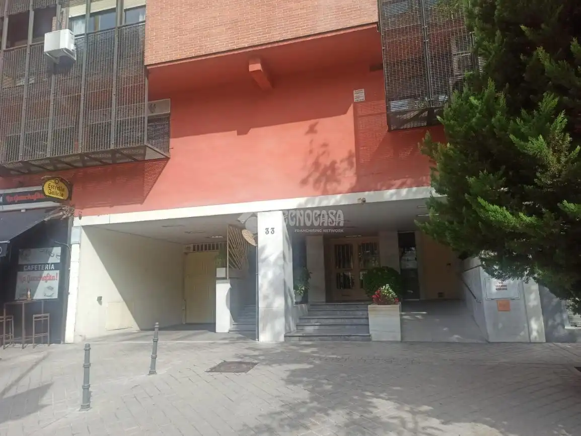 Vista exterior de Garatge de lloguer en Madrid