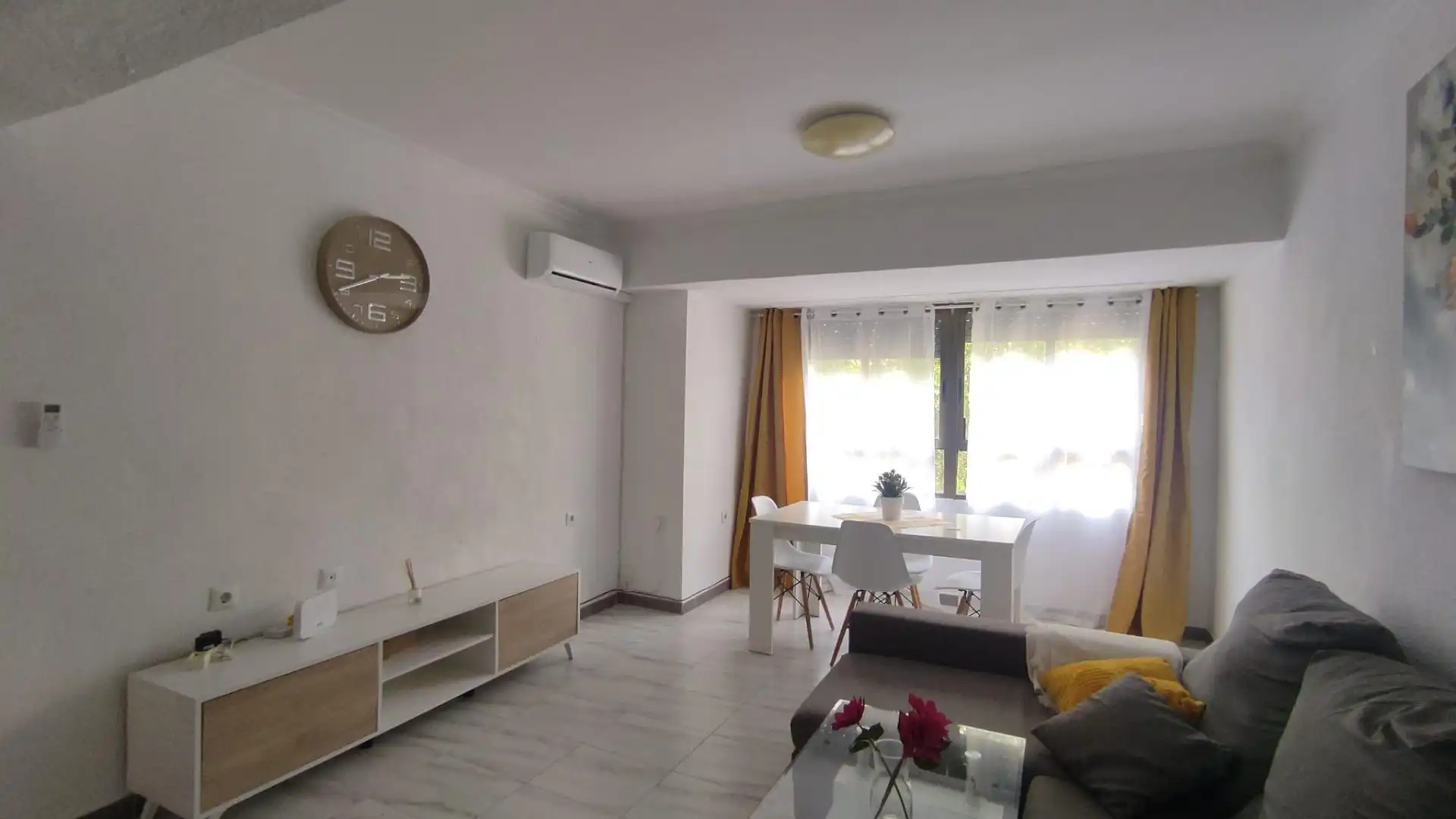 Sala de estar de Apartamento en venta en Alicante / Alacant con Aire acondicionado, Amueblado y Balcón